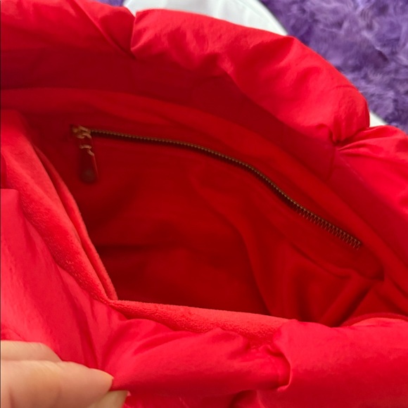 Casely Cloud Carryall Bag - Picture 13 of 15